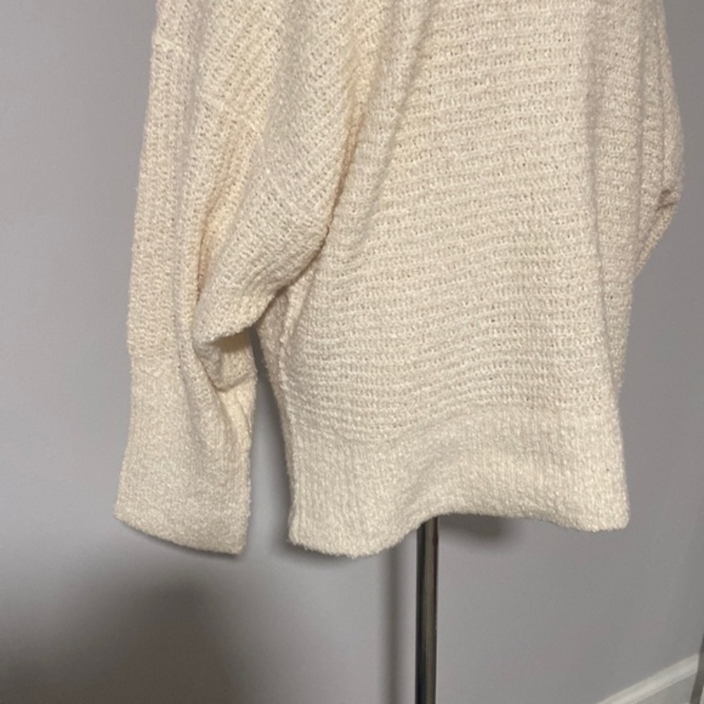 Express Ivory Sweater - Picture 4 of 5